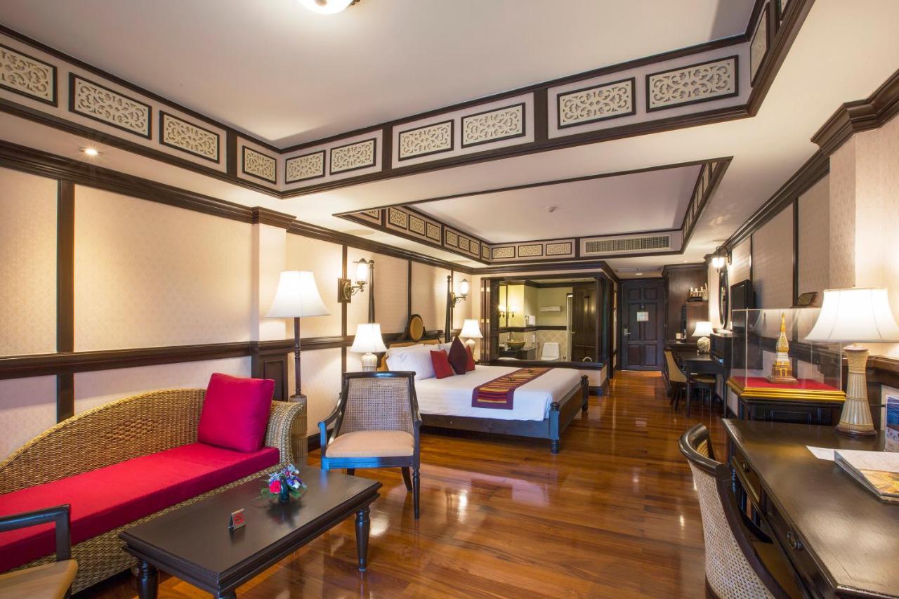 우라 부라 후아힌 리조트 앤 스파  후아 힌 외부 사진 A suite at the Royal River Hotel