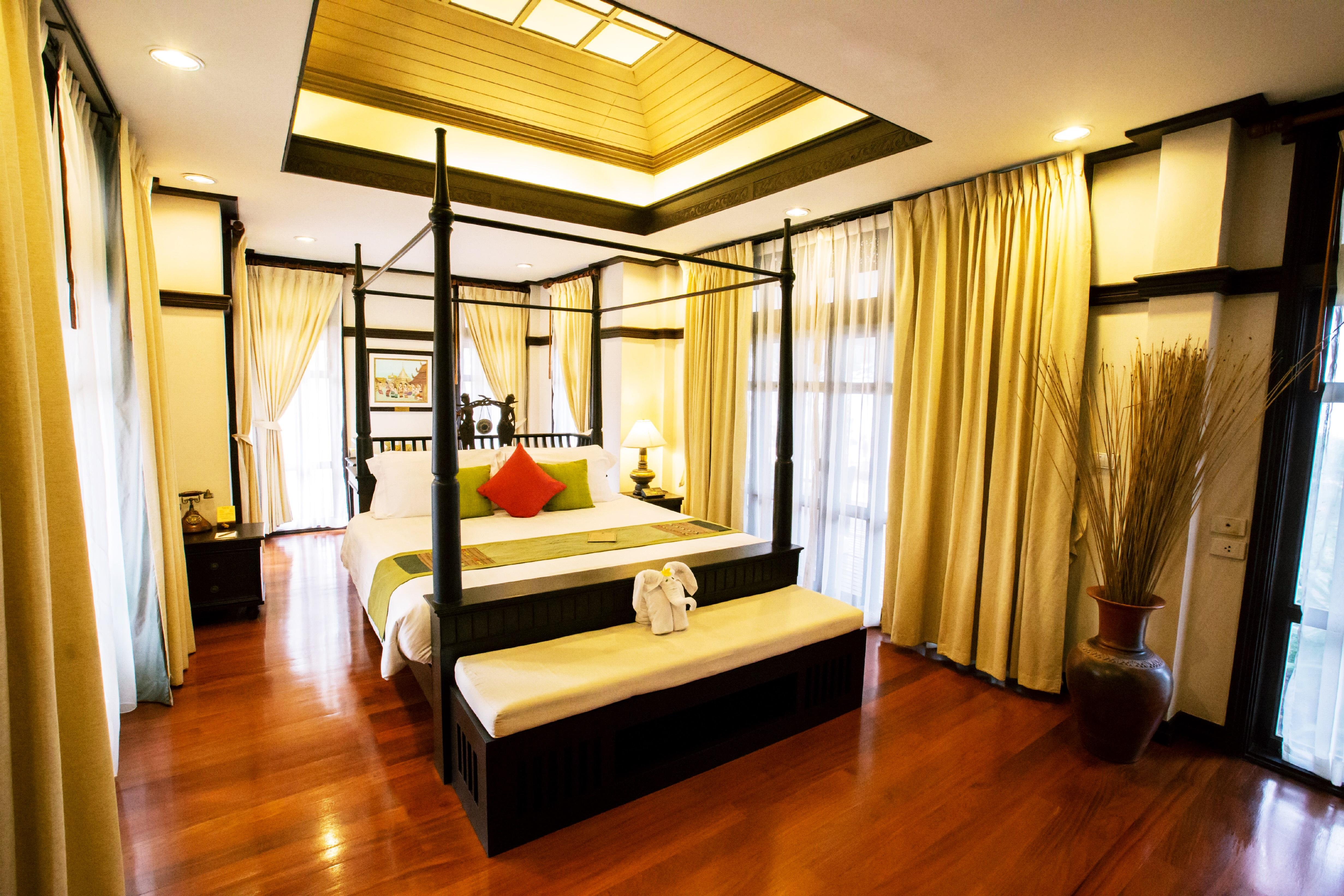 우라 부라 후아힌 리조트 앤 스파  후아 힌 외부 사진 A bedroom at the Royal Paradise Hotel & Spa