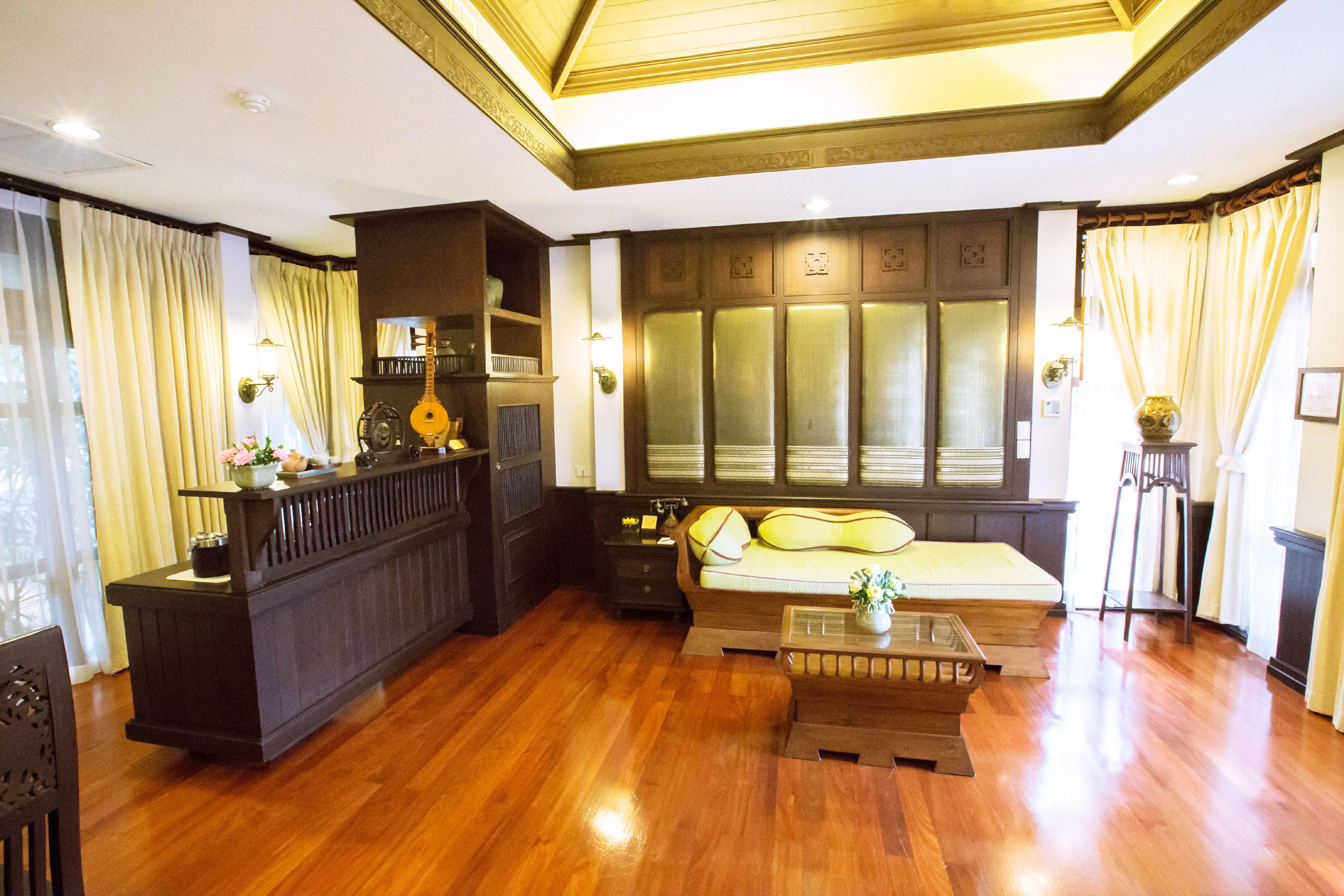 우라 부라 후아힌 리조트 앤 스파  후아 힌 외부 사진 A bedroom at the Royal Thai Police Cadet School