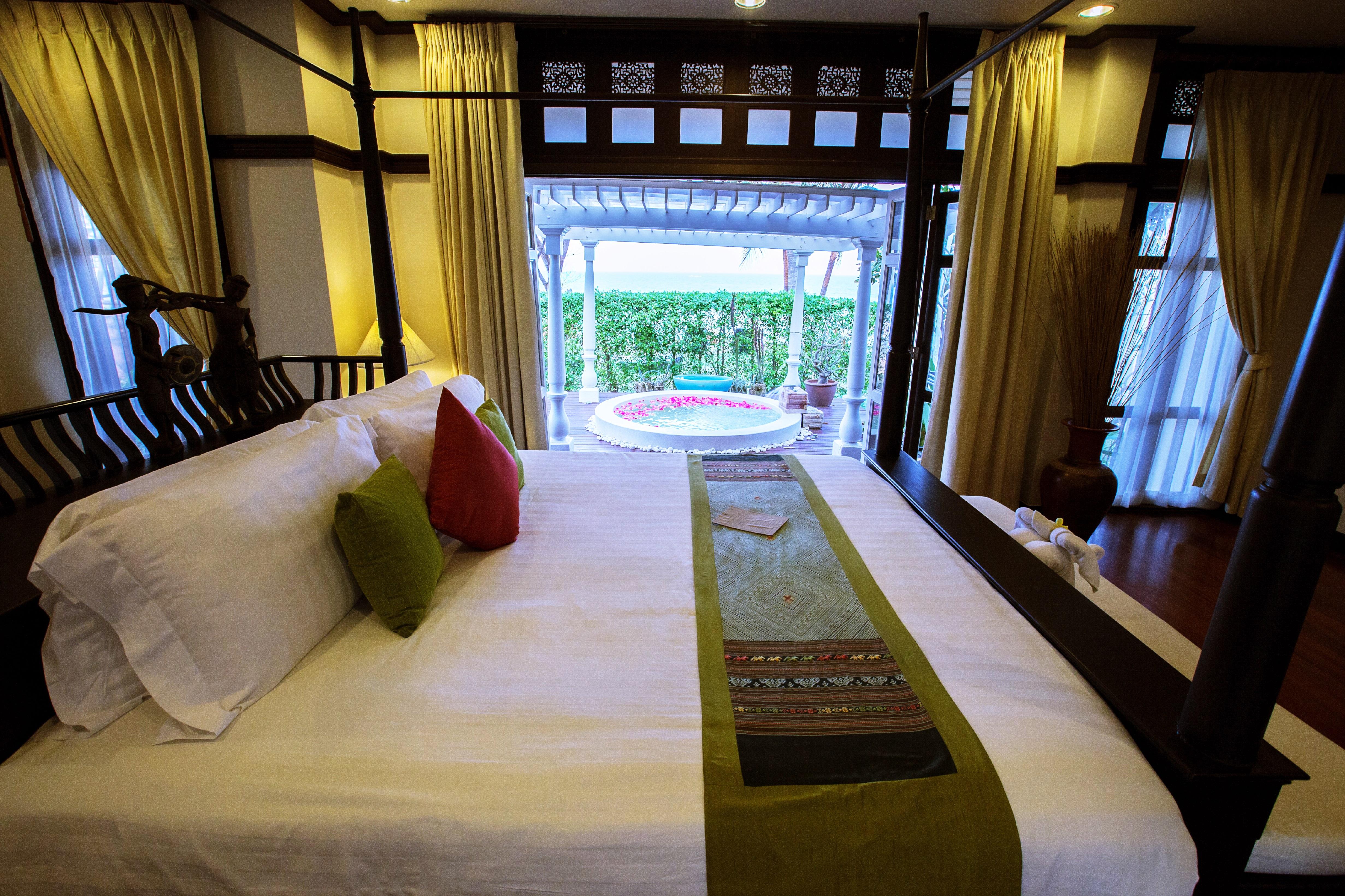 우라 부라 후아힌 리조트 앤 스파  후아 힌 외부 사진 A bedroom at the resort