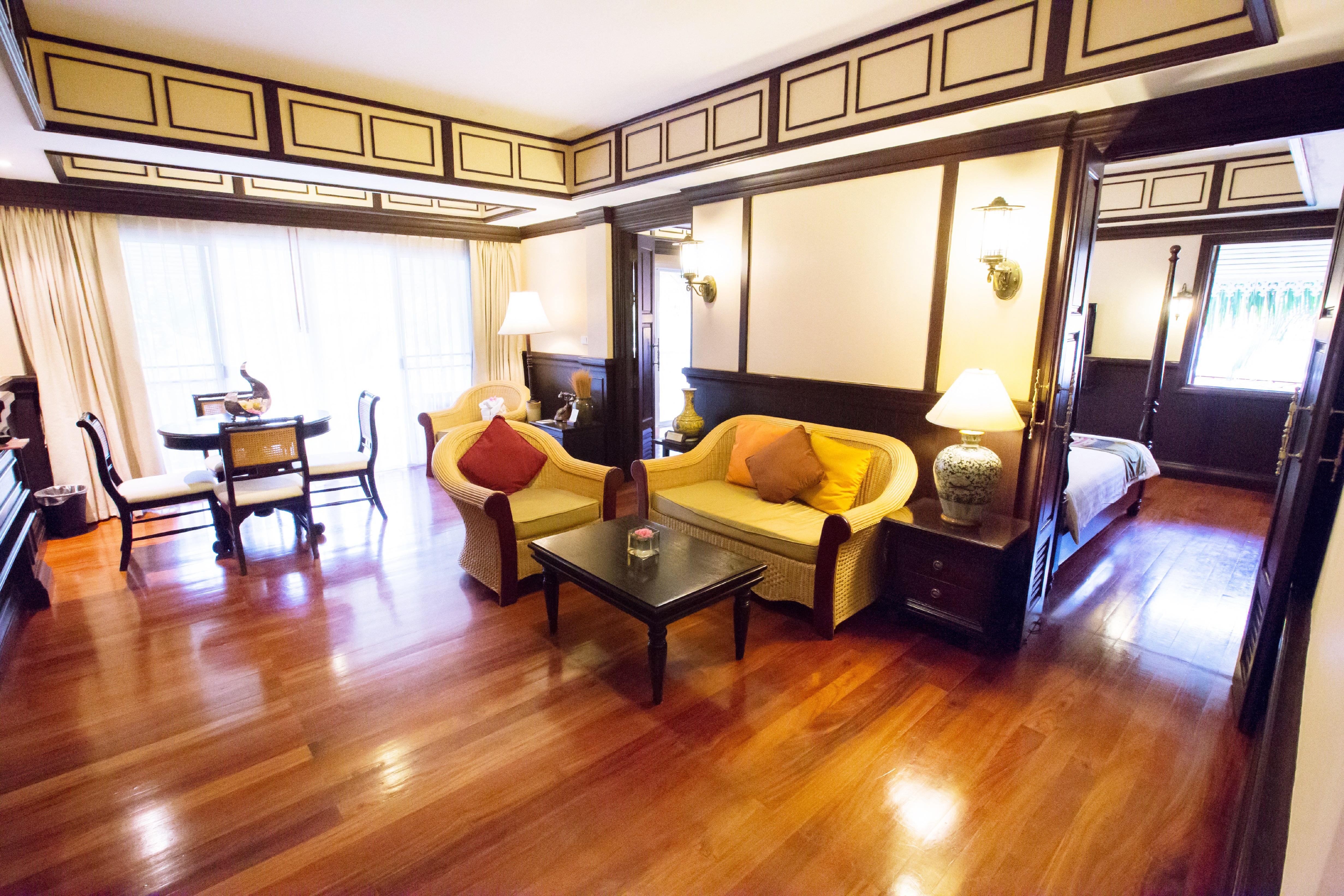 우라 부라 후아힌 리조트 앤 스파  후아 힌 외부 사진 A suite at the Royal Thai Suite