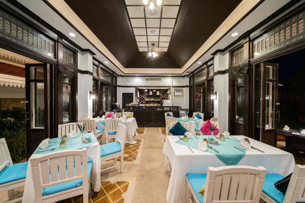 우라 부라 후아힌 리조트 앤 스파  후아 힌 외부 사진 The restaurant at the hotel